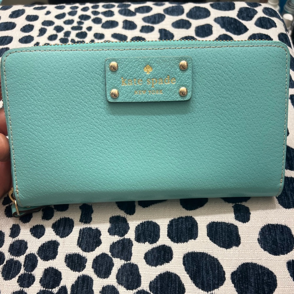 Kate Spade ♠️ zip around wallet